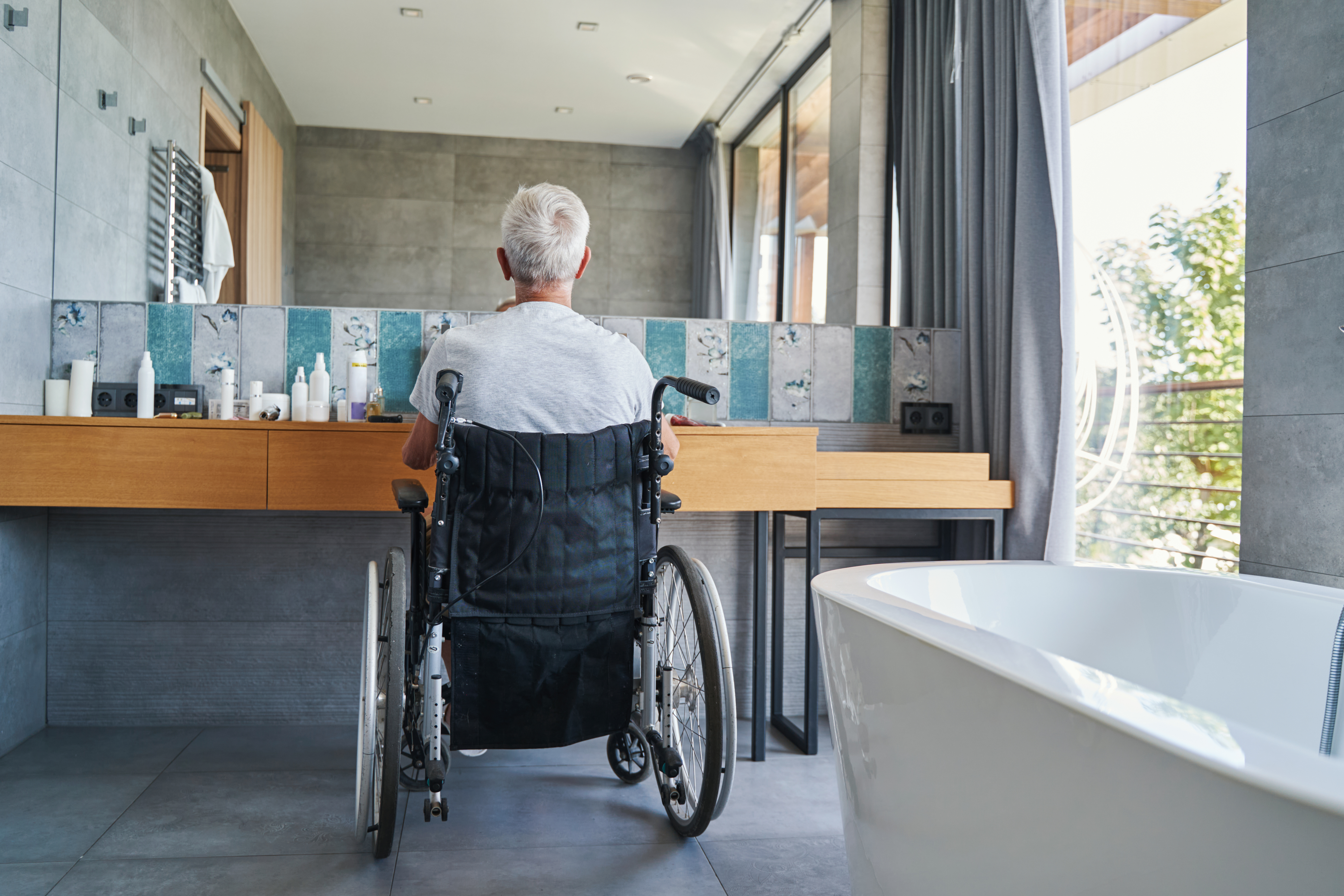 The Benefits of a Bath Lift