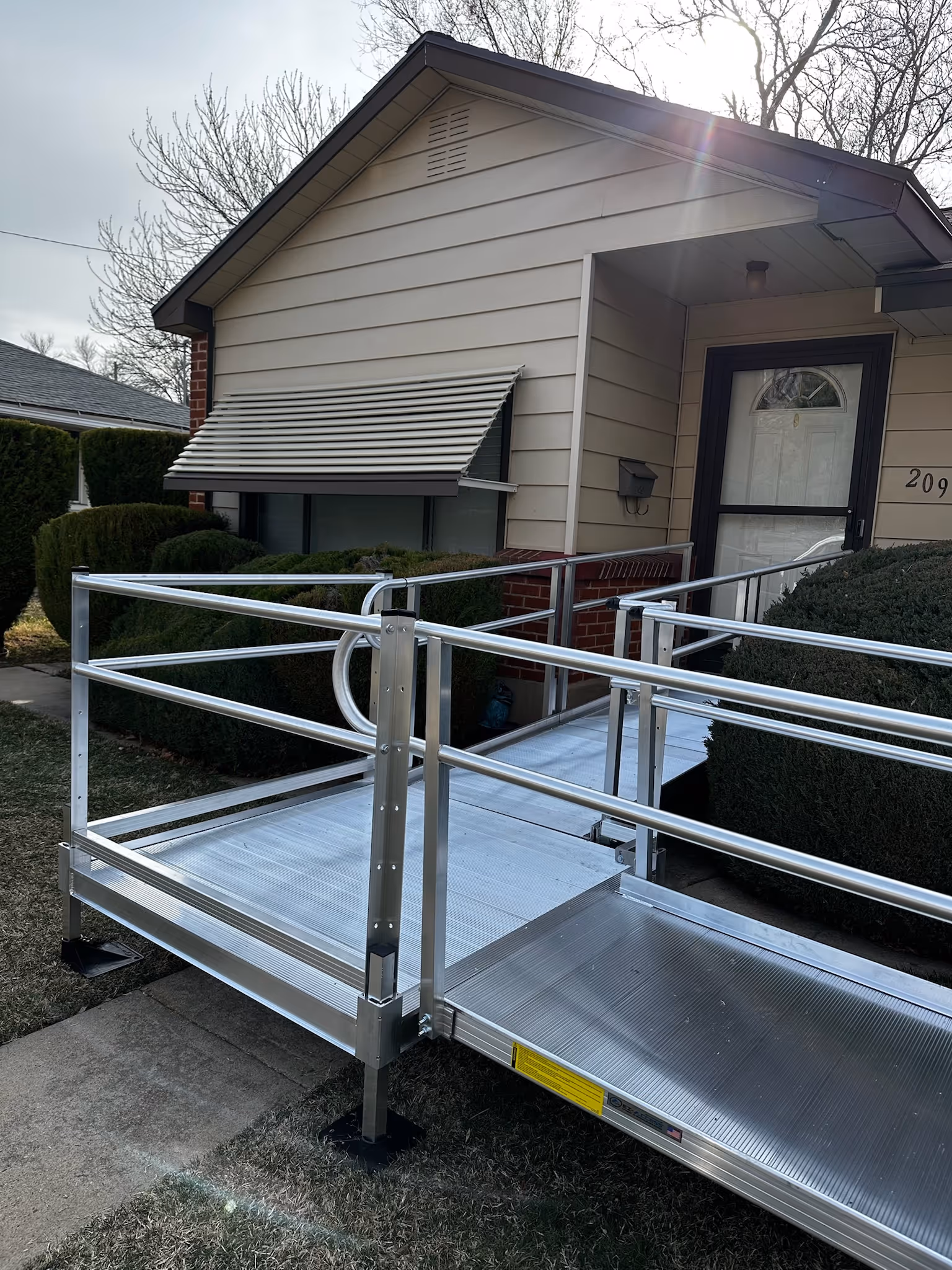Modular ramp handrail detail