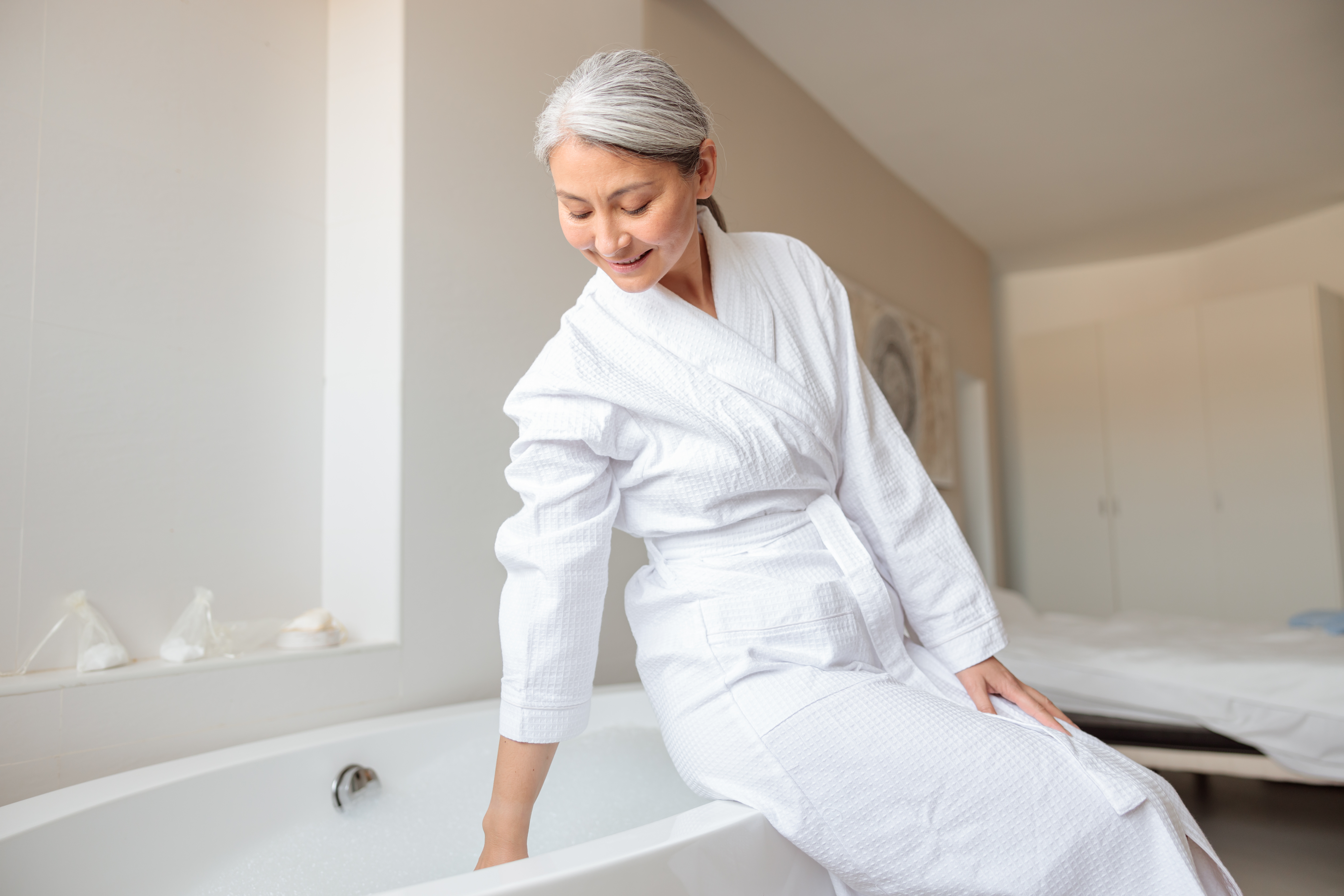 Walk-in Bathtub or Roll-in Shower for Better Accessibility